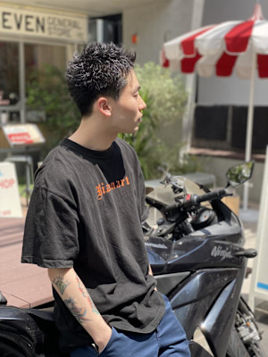 ウルフアッシュブラックカルマパーマベリーショート