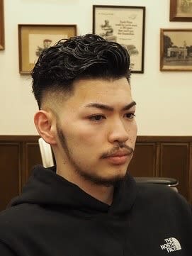 コームオーバーパーマスタイル