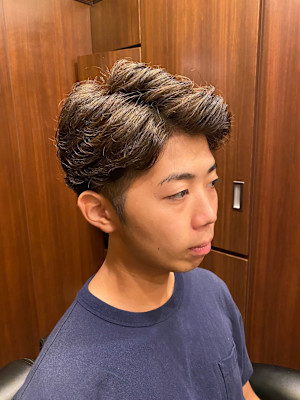 2ブロックパートスタイル　床屋　理容室　五反田