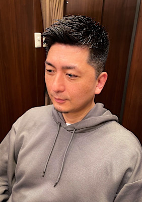 オトナのアップバングスタイル