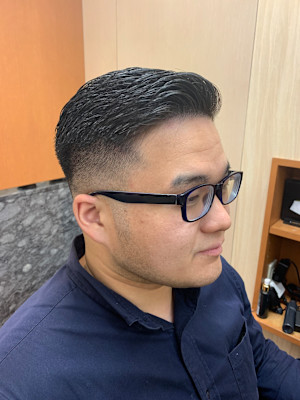 フェード+パートスタイル《五反田／理容室/バーバー/ビジネス