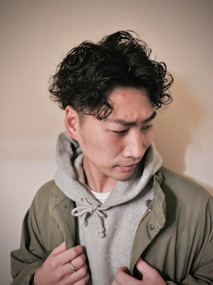 外ハネパーマスタイル