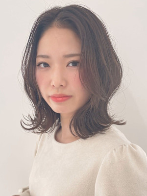 外ハネくびれボブ