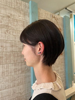 耳かけショートヘア