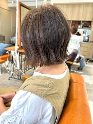 くびれボブ×グレージュカラー