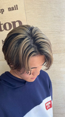 メンズセンターパート、ハイトーンカラー　tiptop目白