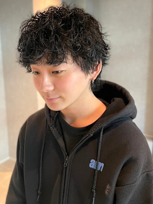 束感　ダークアッシュ　ツイスパ　20代30代　メンズショート