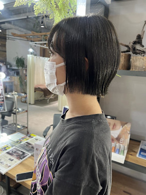 オリーブグレージュ