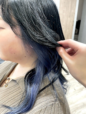 Gブルー系インナーカラー/ブリーチ2回以上