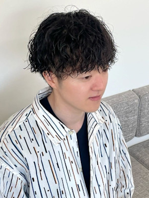 ツイスパ　スパイラルパーマ　マッシュ　カジュアル