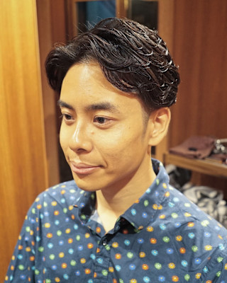 センターパート　メンズ　理容室　バーバー