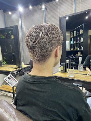 ウルフアッシュブラックカルマパーマベリーショート