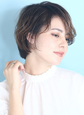 40代50代似合わせ小顔美髪シアーカラーカールショート