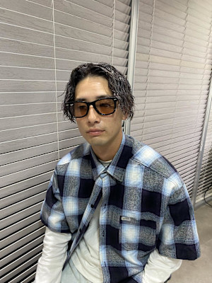 ウルフアッシュブラックカルマパーマベリーショート