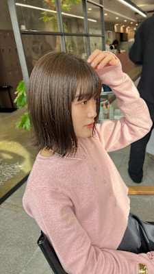 オリーブベージュ×ボブ