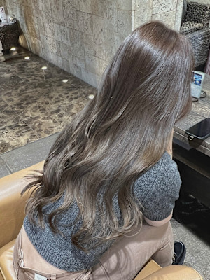 透明感たっぷり大人グレージュカラー