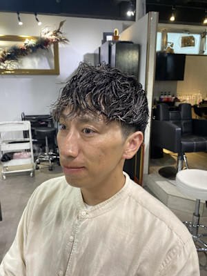 ウルフアッシュブラックカルマパーマベリーショート