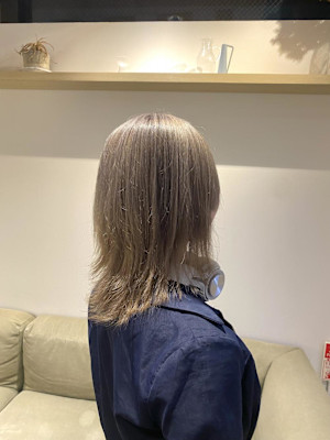 黒髪/グレーベージュ/レイヤーロング/前髪パーマ