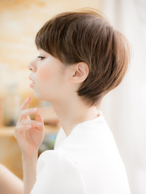 大人シンプルエアリーショート×小顔グレージュカラー