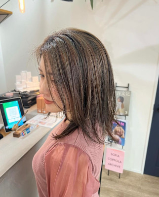 ブリーチデザインカラーダブルカラーハイライトカーキボブカット