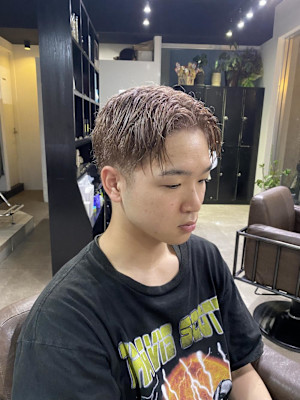 ウルフアッシュブラックカルマパーマベリーショート