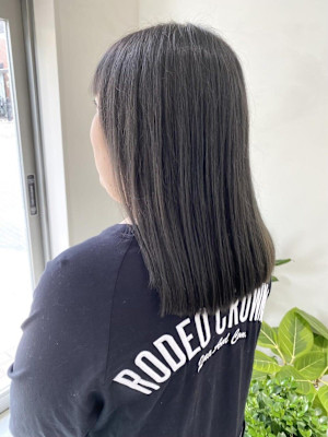 オリーブグレージュ