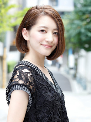 大人上品ナチュラル艶ボブ×小顔グレージュカラー