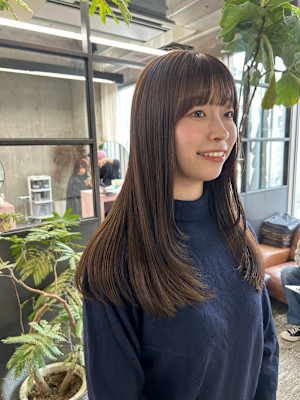 オリーブカラー×レイヤーカット