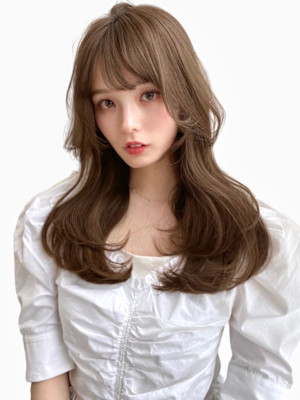 大人可愛い韓国風ミディアムレイヤーツヤ感くびれカール