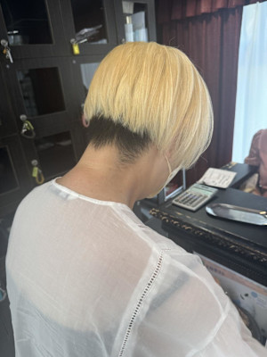 白髪ぼかし抜きっぱなしブリーチ【錦糸町北口】