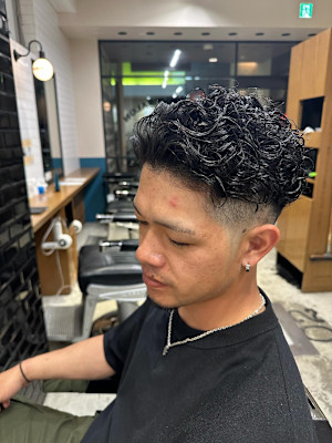 スキンフェード、パーマ【SHIFT】