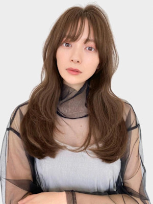 シースルーバング　くびれヘア　韓国ヘア　ナチュラルブラウン