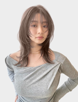 シースルーバング　くびれヘア　韓国ヘア　ナチュラルブラウン