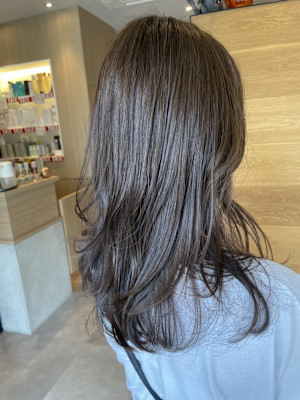 アッシュグレージュ