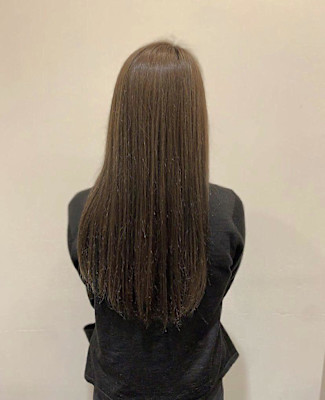 アッシュ系カラーで大人かわいいサラサラロング♪