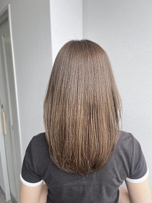 オリーブグレージュ