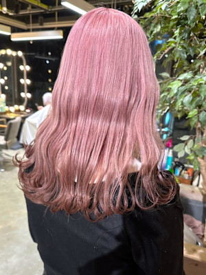 ピンクベージュ　裾カラー　ロングヘア ダブルカラー ブリーチ