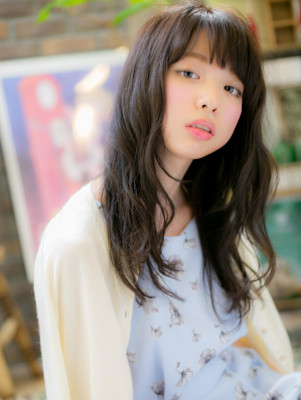 黒髪ヌーディな…くせ毛風アンニュイカール　グレージュカラー