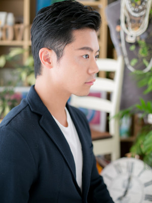 好感度大！爽やかツーブロックショート　ネイビーブラック