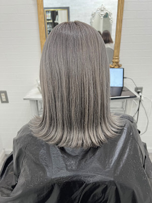 【スモーキーグレージュ】