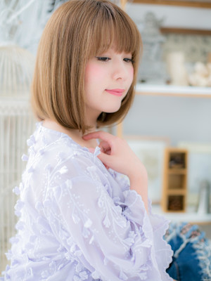 小顔♪前下がりｘハイトーンカラー大人ボブ　ことりベージュ