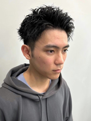 刈り上げ　スパイキーショート　アップバング　ビジネス　爽やか