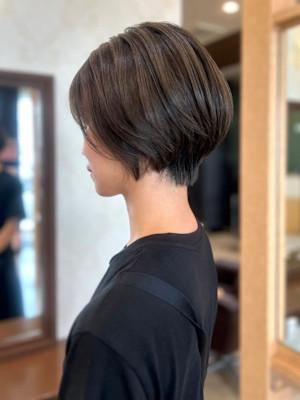 ショートボブ　顔周りカット　大人ショート　艶トリートメント