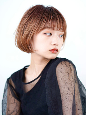 大人フワッとボブ