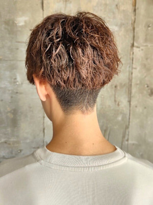 ツーブロック　マッシュ　ツイストスパイラル　ナチュラルカラー