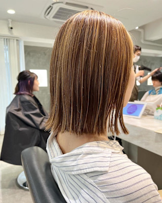 スリークボブ/切りっぱなしボブ/白髪ぼかしハイライト