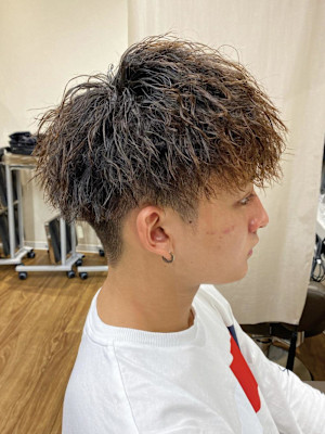 横浜メンズパーマツイストパーマツイストスパイラルマッシュ眉毛