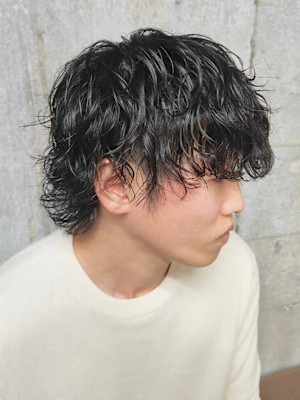 黒髪　ツイストスパイラルパーマ　波巻きパーマ　ツーブロック