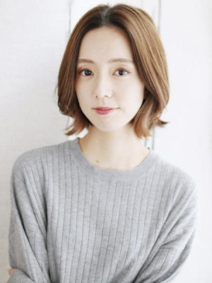 大人可愛いふんわりトップのエギョモリスタイル