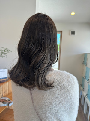 アッシュグレー